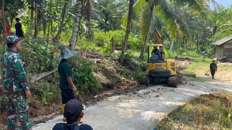 Perapihan Drainase Jalan, TMMD ke-124 Kodim 0422/LB Tingkatkan Kualitas Akses di Pekon Pemerihan, Kecamatan Bangkunat