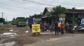 Warga Sumber Jaya Blokade Jalan Proyek: Protes Jalan Rusak Dan Janji Palsu Kontraktor 
