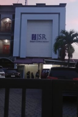 Dua Jurnalis Dihadang Dua Pria saat Liput Toko Emas JSR